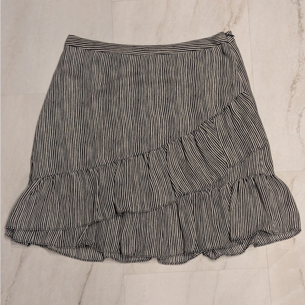 Banana Republic Stripe Ruffle Navy With White Skirt size 4